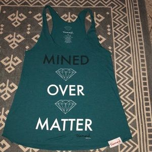 Diamond supply tank top